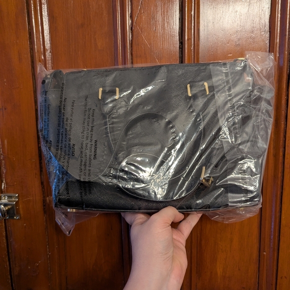 MICHAEL KORS selma medium satchel. - Picture 2 of 2